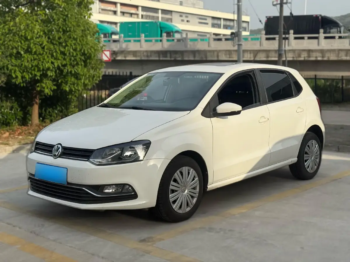 2016 Volkswagen Polo 1.6L 110HP L4 5MT