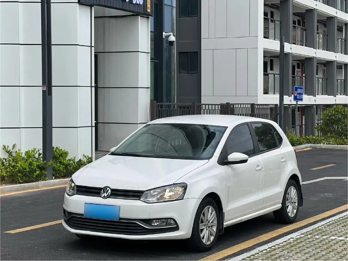 2014 Volkswagen Polo 1.6L 110HP L4 6AT