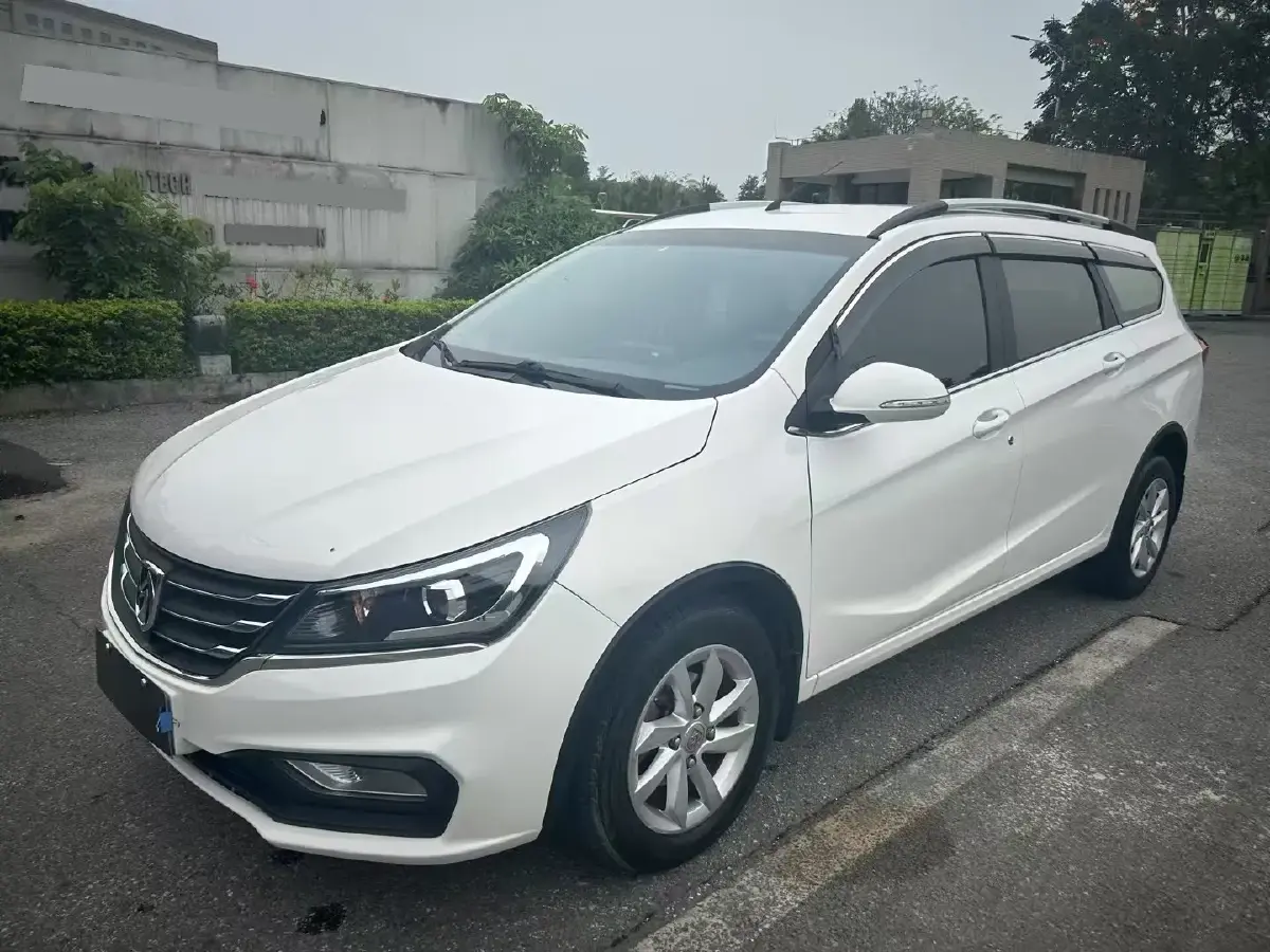 2017 BaoJun 310W 1.5L 112HP L4 6MT