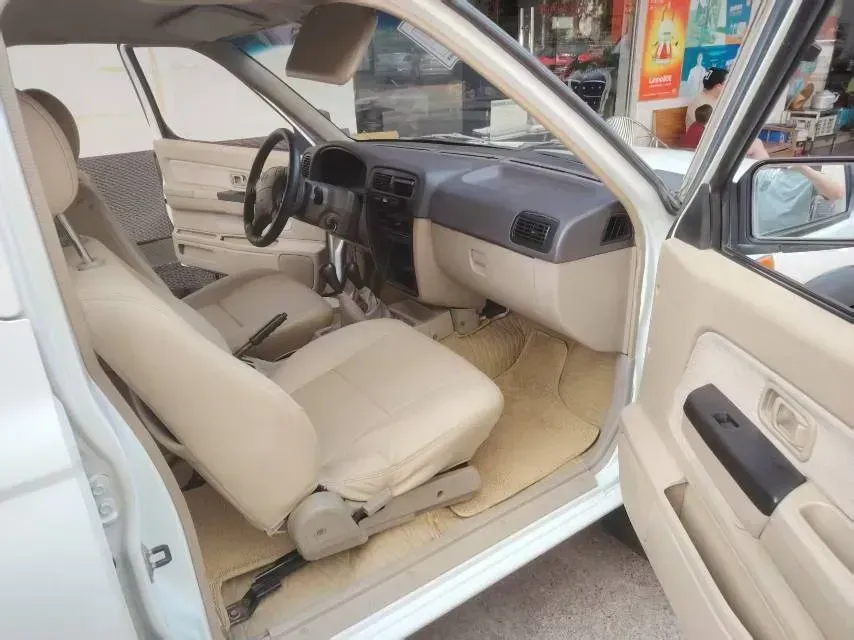 2013 Dongfeng RuiQi MPV 2.4L 139HP L4 5MT,autocango,china used car exporter,china ev exporter,chinese used car exporter,chinese used ev exporter