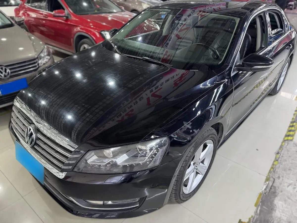 2011 Volkswagen Passat 2.0T 200HP L4 6DCT