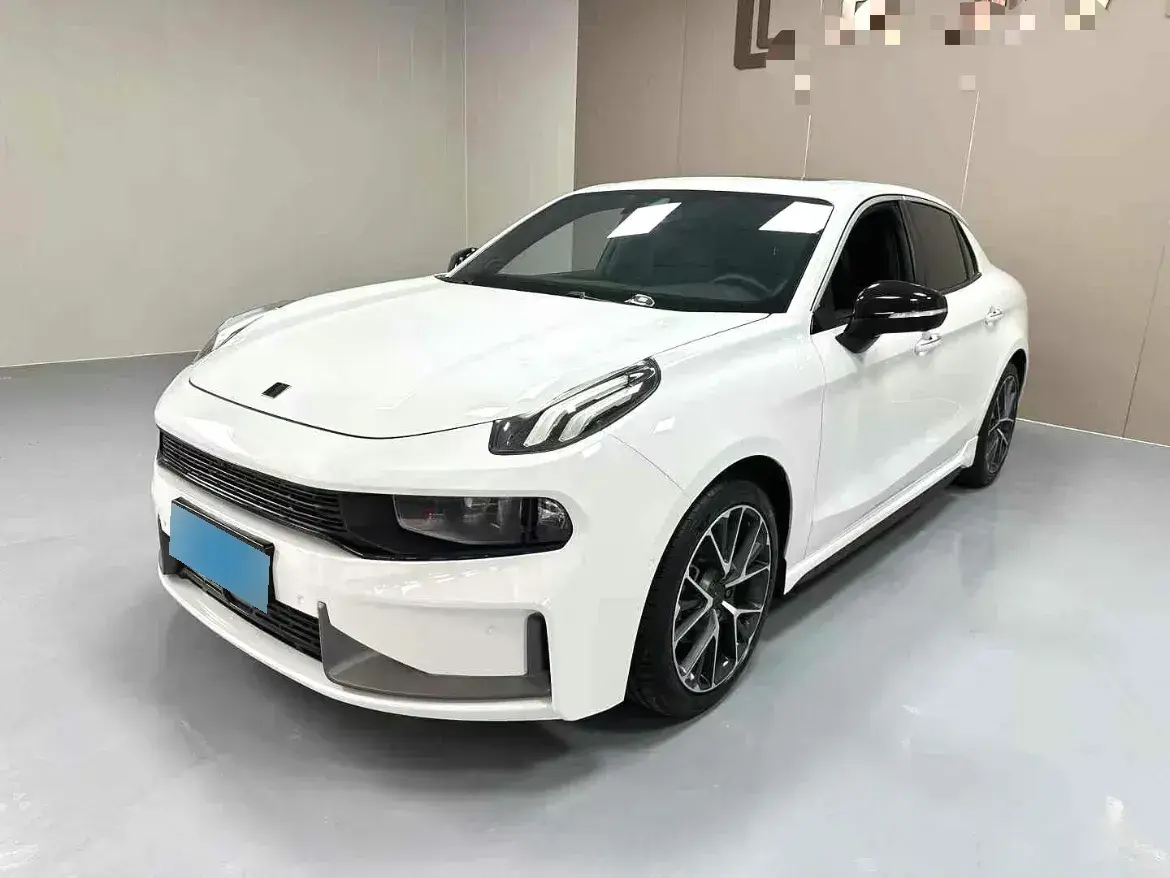 2019 LYNK&CO 03 2.0T 190HP L4 6AT