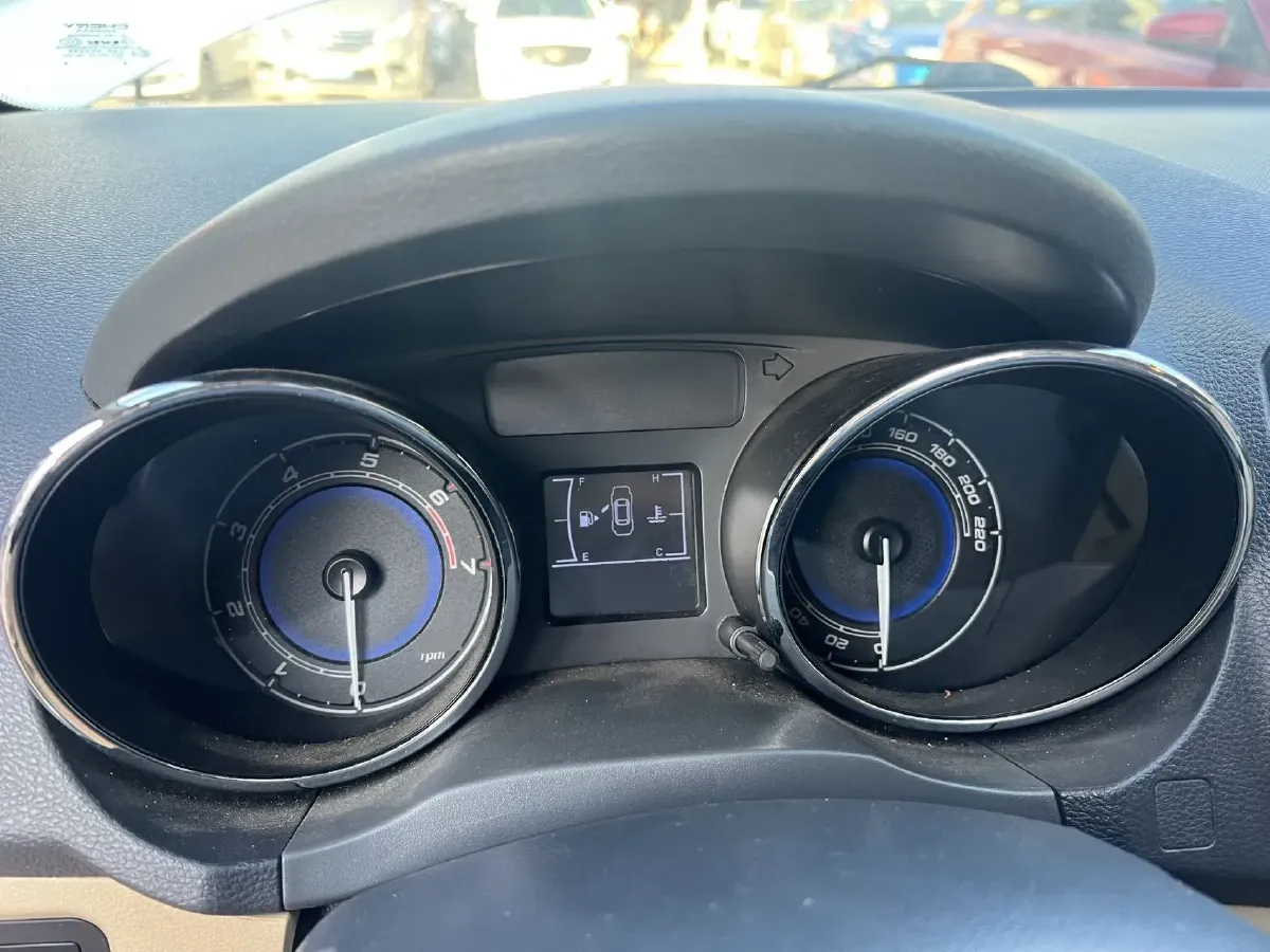 2015 Chery E3 1.5L 109HP L4 5MT,autocango,china used car exporter,china ev exporter,chinese used car exporter,chinese used ev exporter