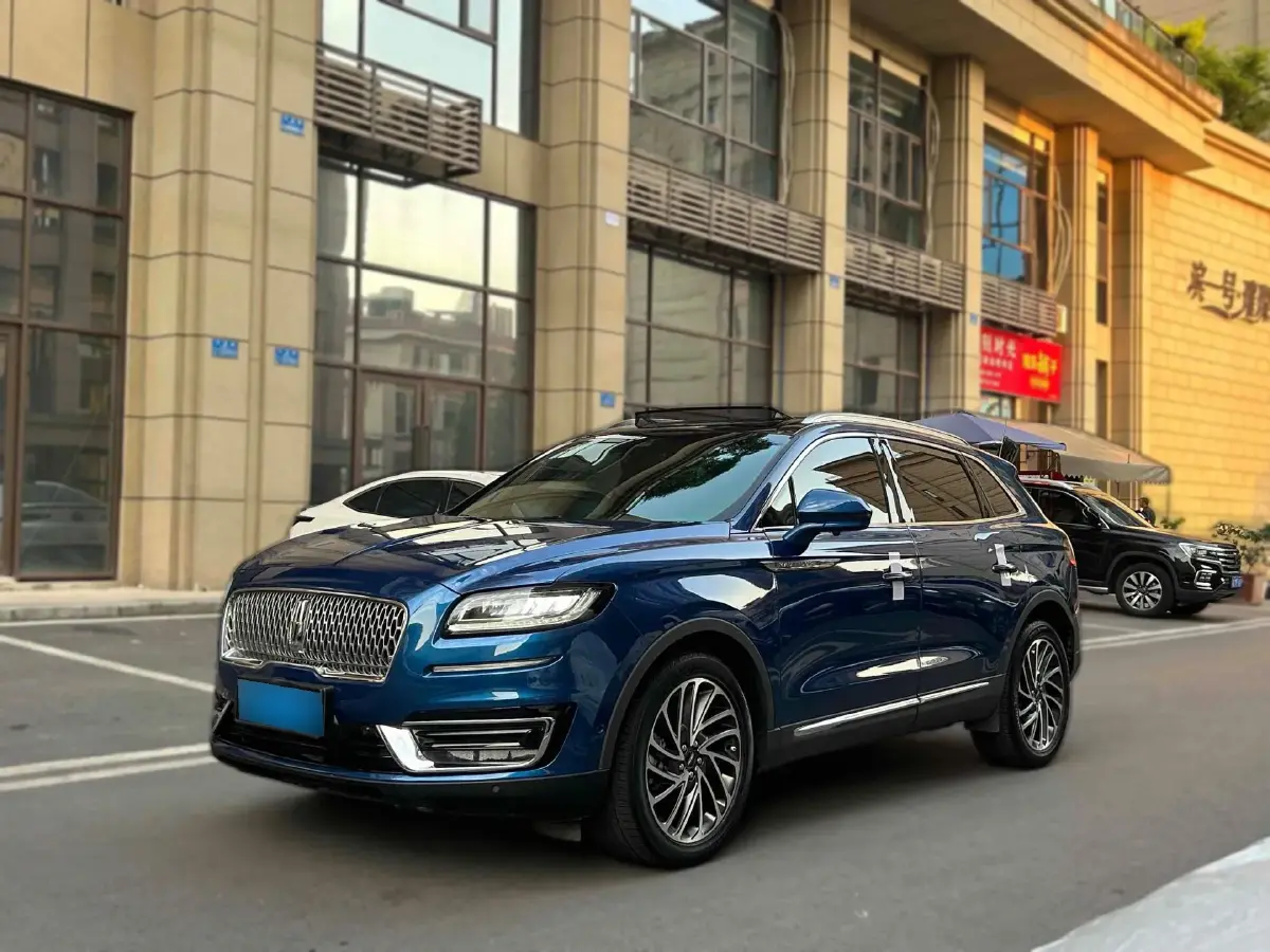 2019 Lincoln Nautilus 2.0T 235HP L4 8AT