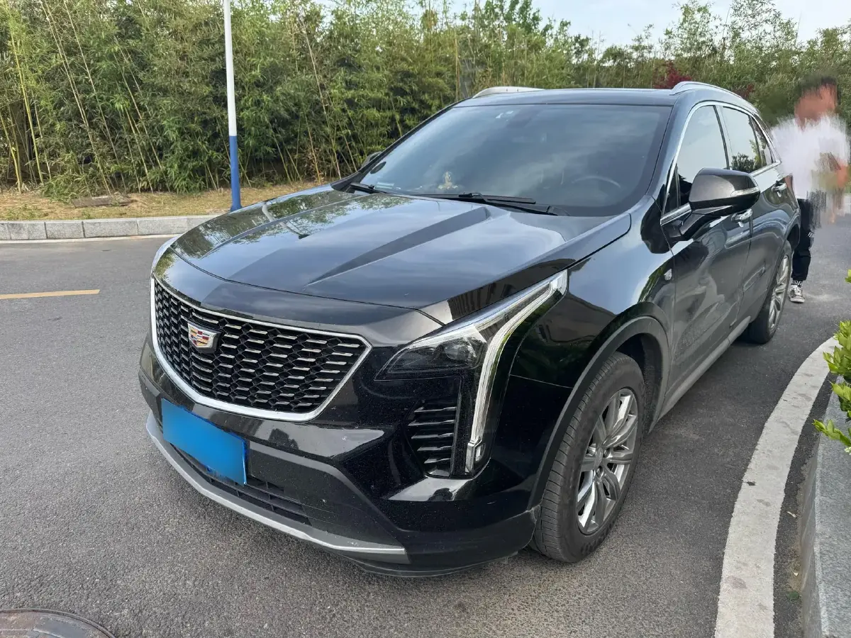 2018 Cadillac XT4 2.0T 241HP L4 9AT