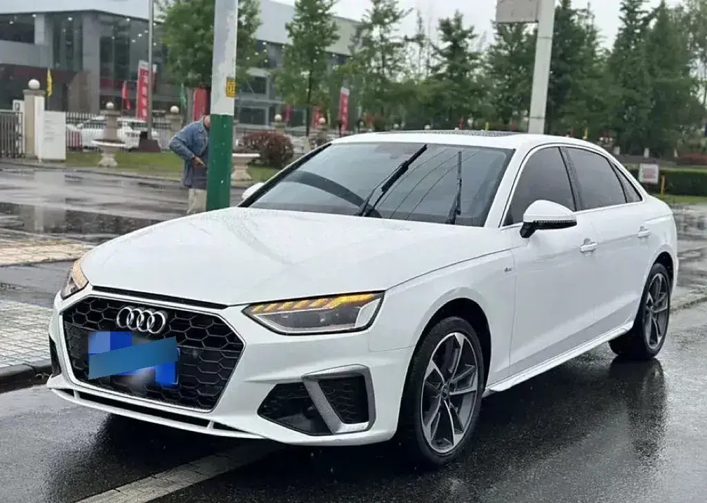 2024 Audi A4L 2.0T 190HP L4 7DCT
