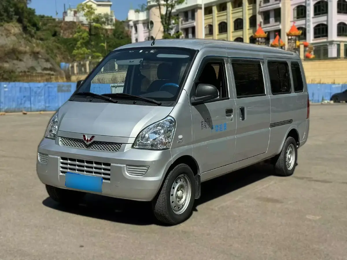 2021 WuLing RongGuang 1.5L 99HP L4 5MT