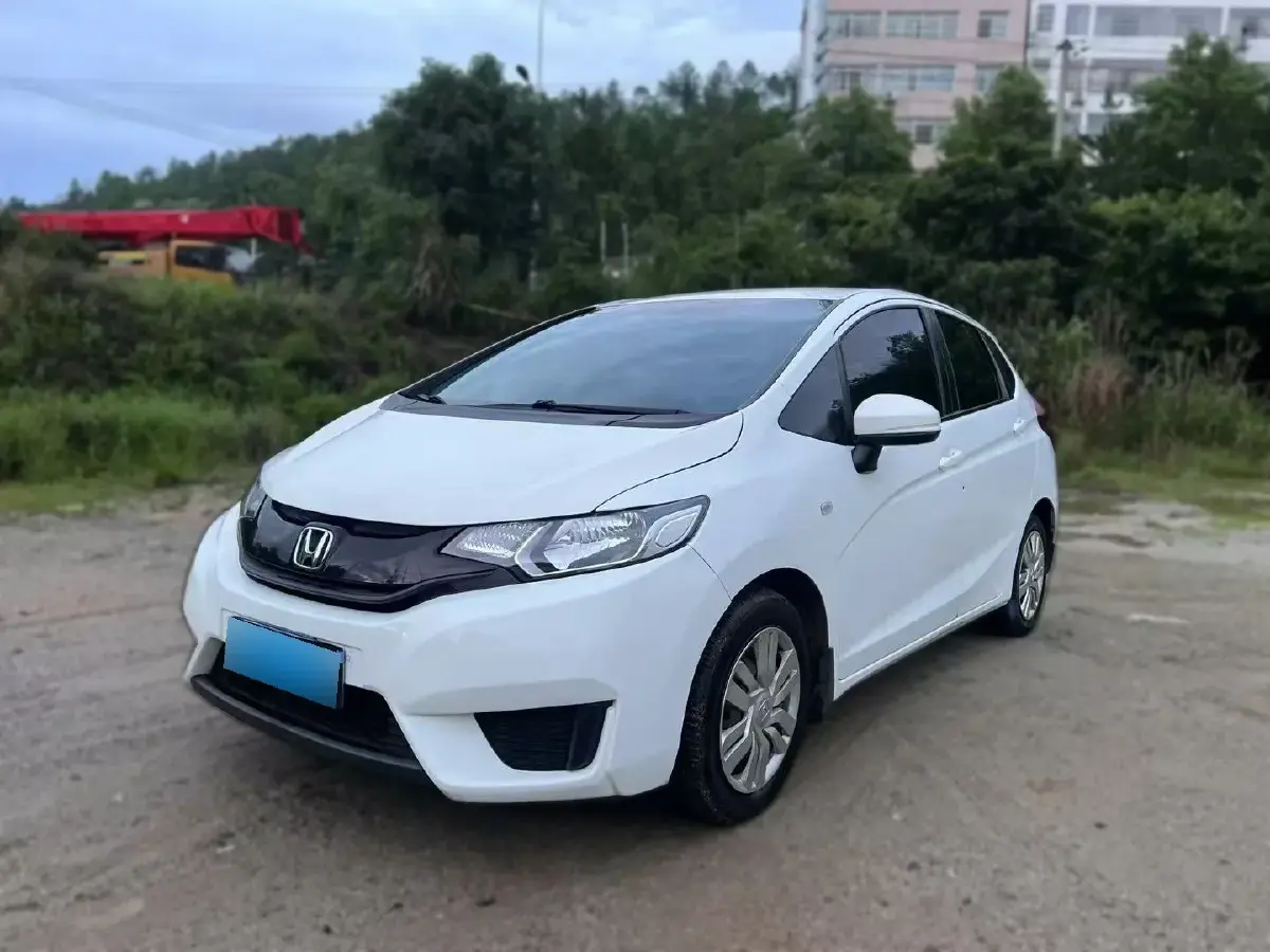 2016 Honda Fit 1.5L 131HP L4 CVT 2016 Honda Fit 1.5L 131HP L4 CVT