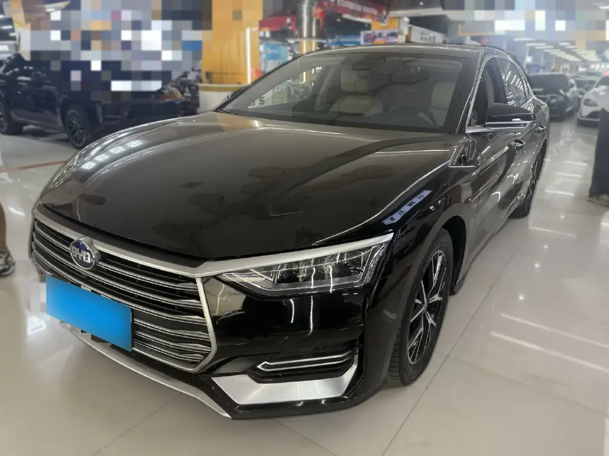 2021 BYD e9 BEV 64.8KWH