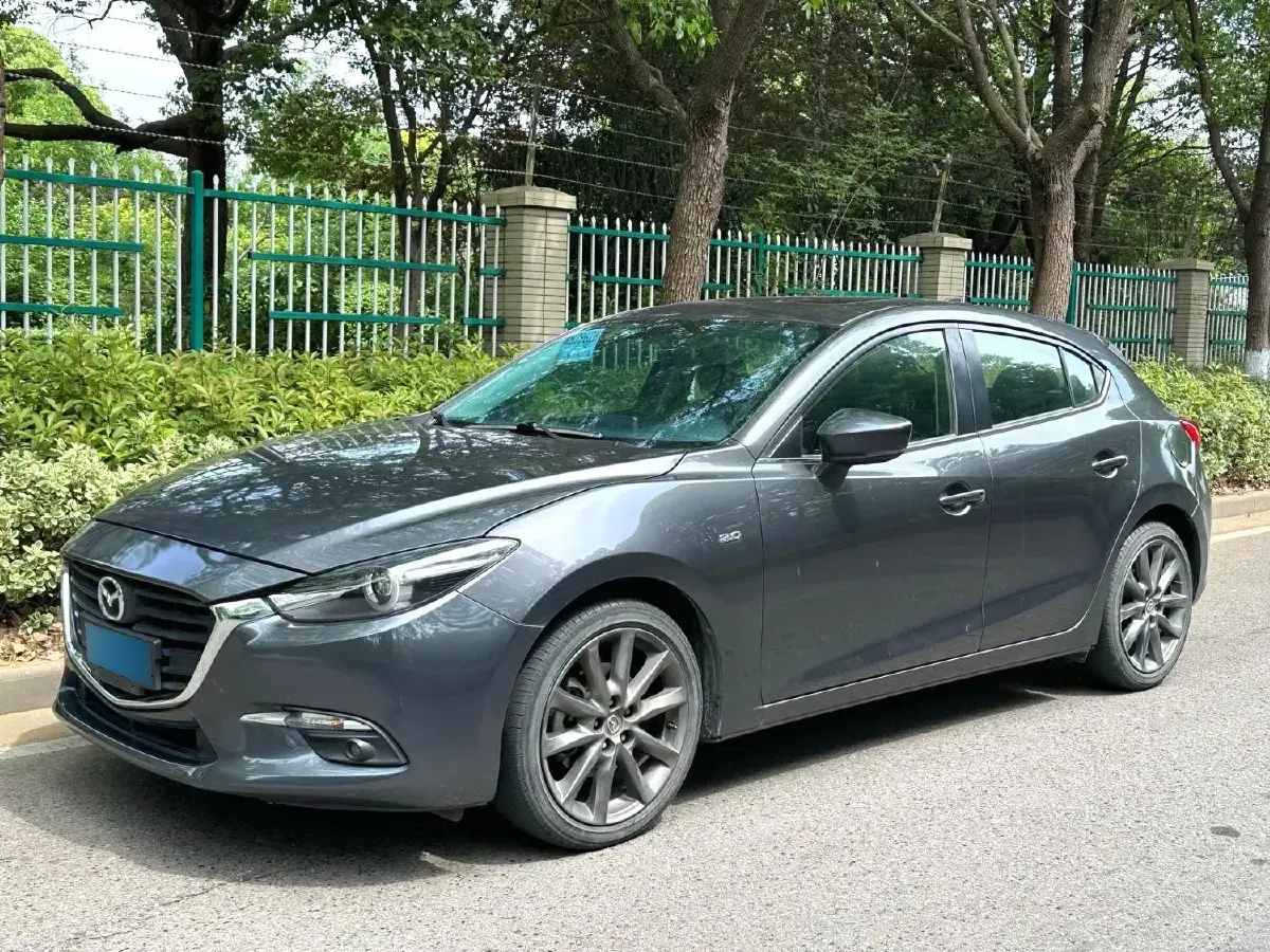 2017 Mazda 3 Axela 1.5L 117HP L4 6AT