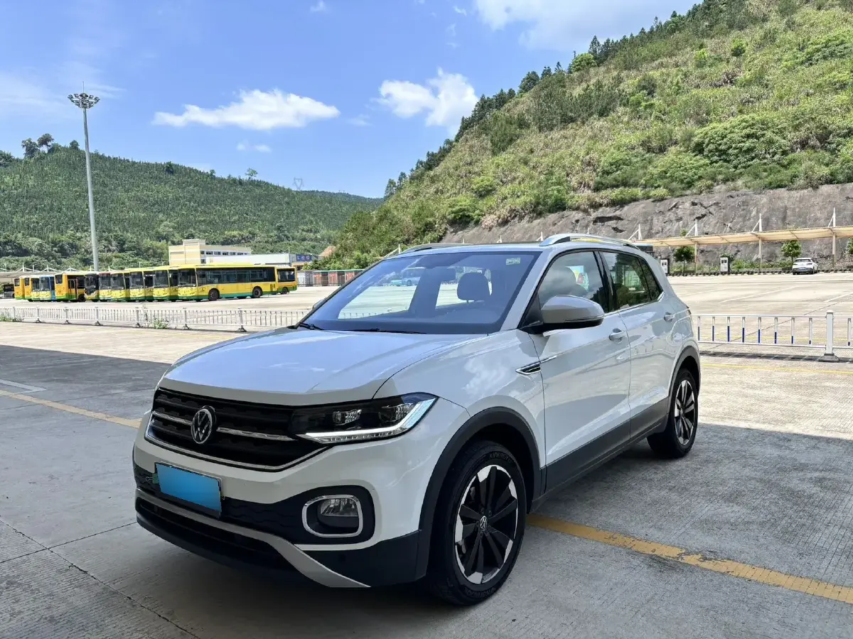 2021 Volkswagen Tacqua 1.2T 116HP L4 7DCT