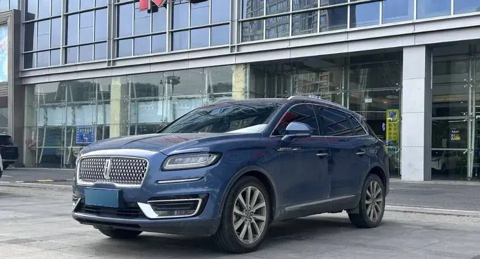 2019 Lincoln Nautilus 2.0T 235HP L4 8AT