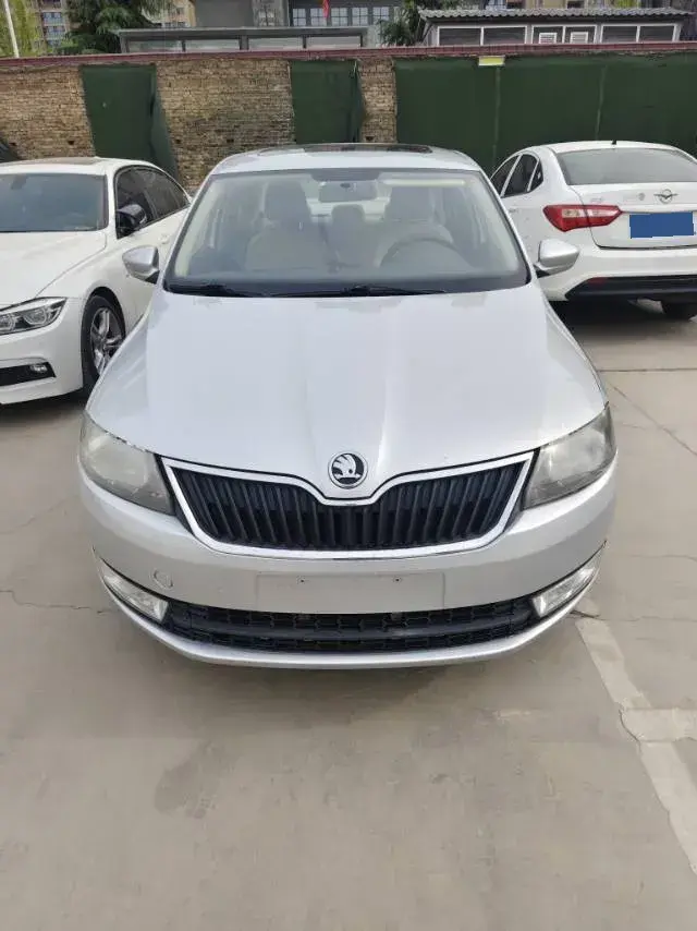 2013 Skoda Rapid 1.6L 110HP L4 5MT,autocango,china used car exporter,china ev exporter,chinese used car exporter,chinese used ev exporter