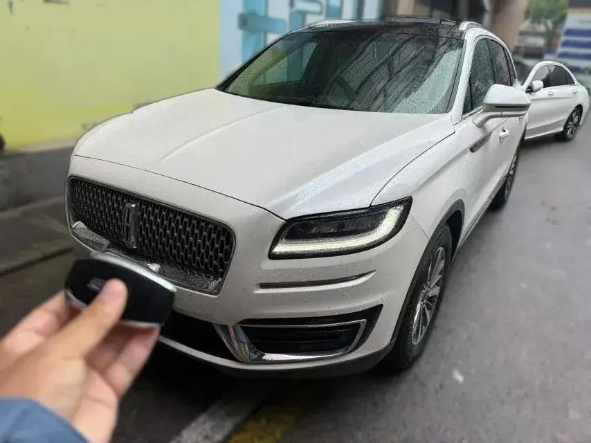 2019 Lincoln Nautilus 2.0T 224HP L4 8AT