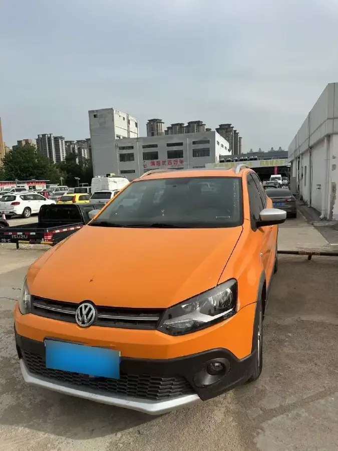2012 Volkswagen Polo 1.6L 105HP L4 5MT