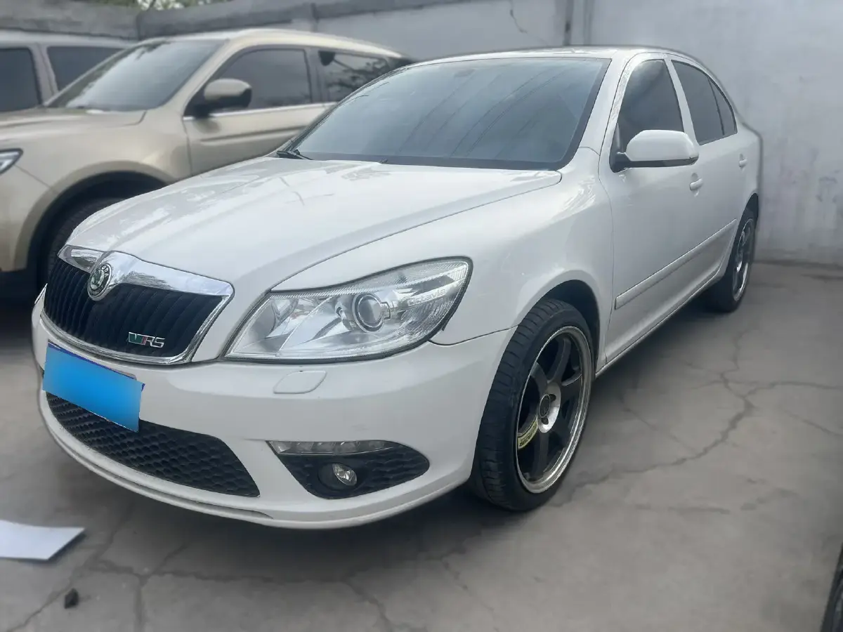 2010 Skoda Octavia 2.0T 200HP L4 6DCT