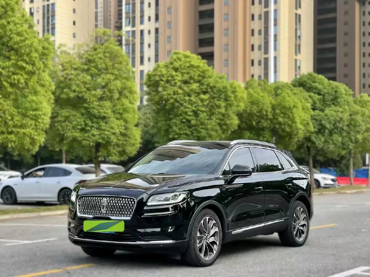 2021 Lincoln Nautilus 2.0T 245HP L4 8AT