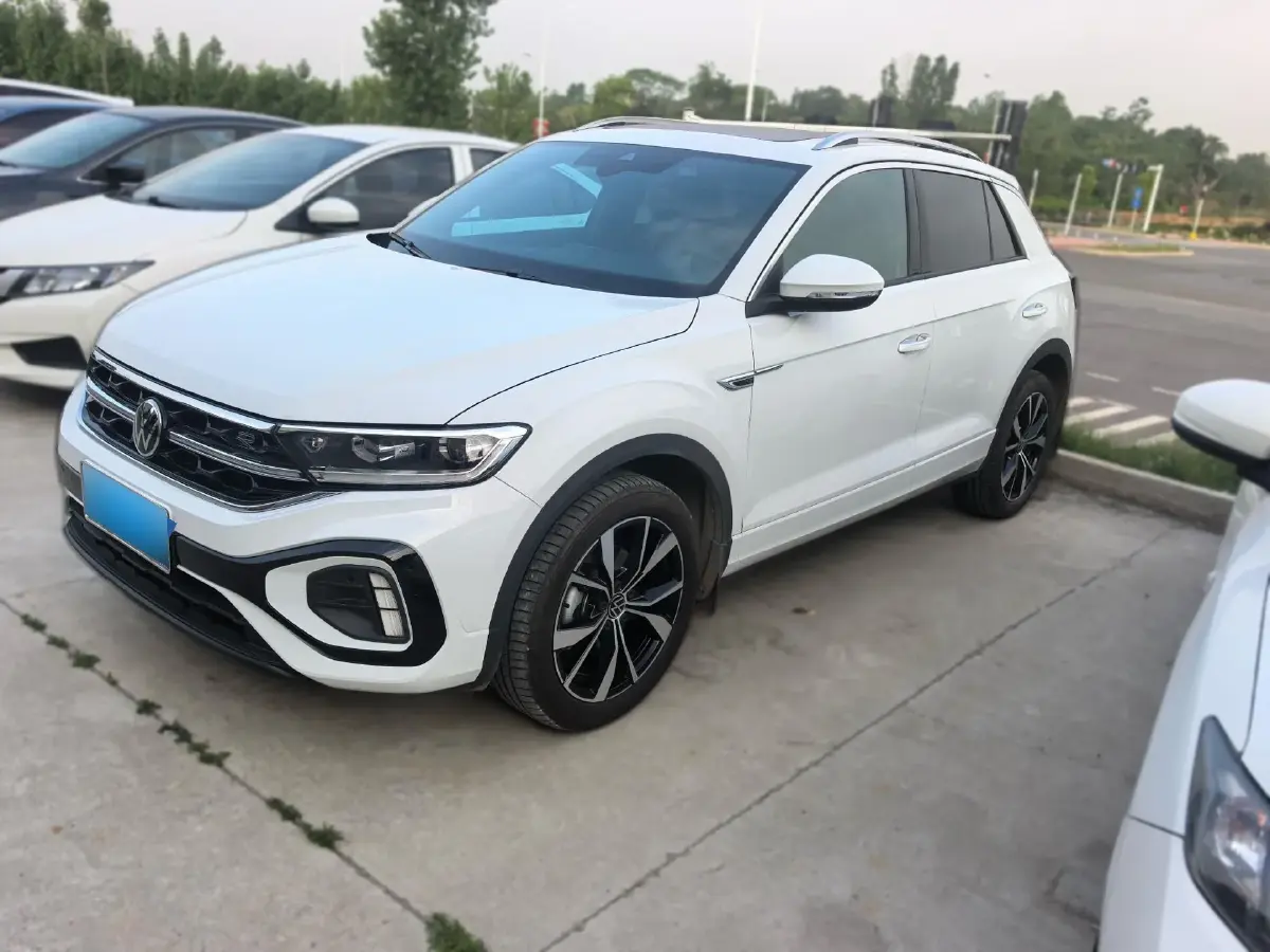2023 Volkswagen T-Roc 1.5T 160HP L4 7DCT