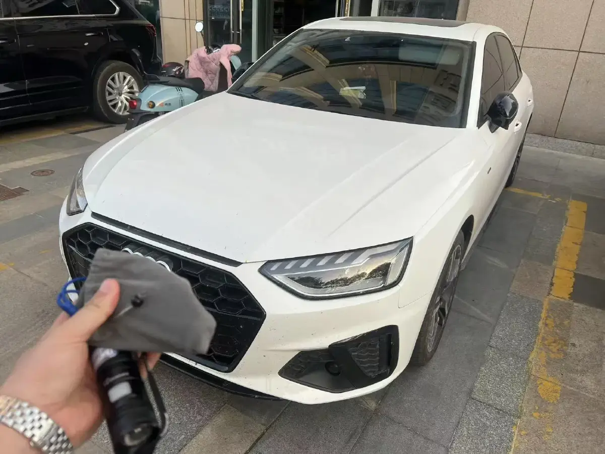 2022 Audi A4L 2.0T 190HP L4 7DCT