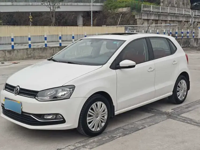 2014 Volkswagen Polo 1.6L 110HP L4 6AT