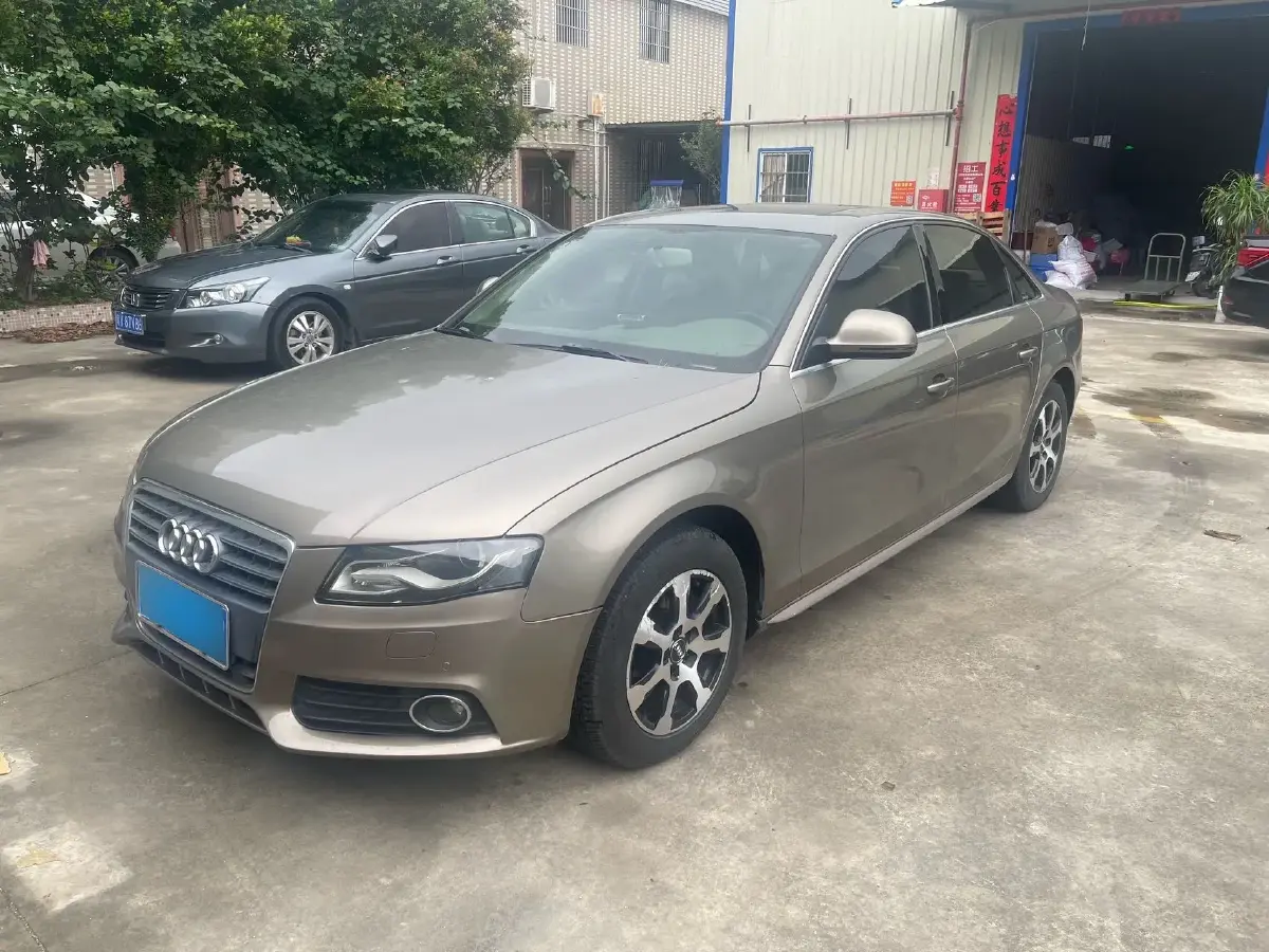 2011 Audi Q5 2.0T 211HP L4 8AT