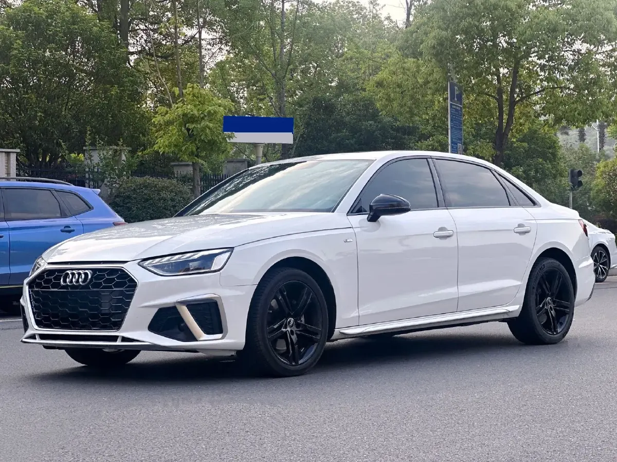 2022 Audi A4L 2.0T 190HP L4 7DCT