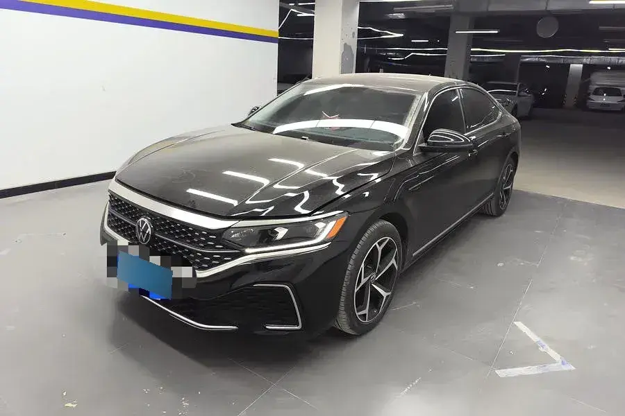 2023 Volkswagen Passat 2.0T 186HP L4 7DCT