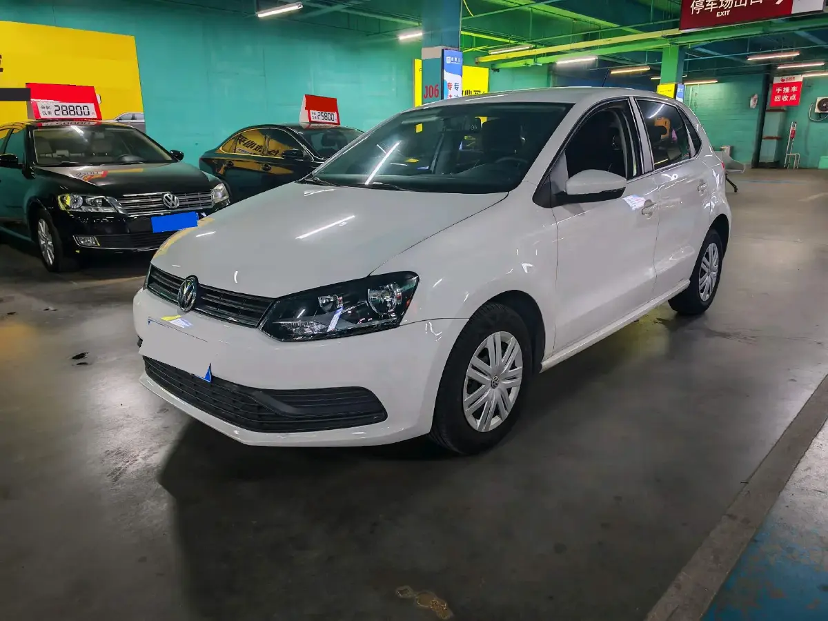 2016 Volkswagen Polo 1.4L 90HP L4 6AT