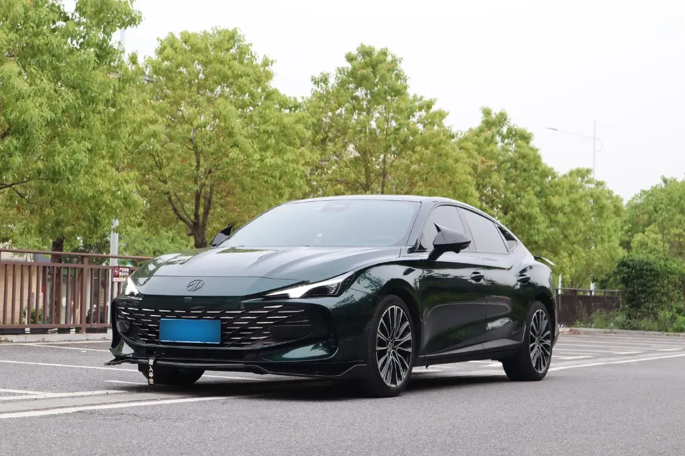 2023 MG 7 2.0T 261HP L4 9AT