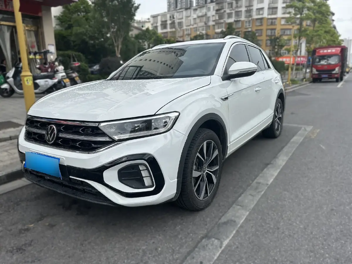 2023 Volkswagen T-Roc 1.5T 160HP L4 7DCT