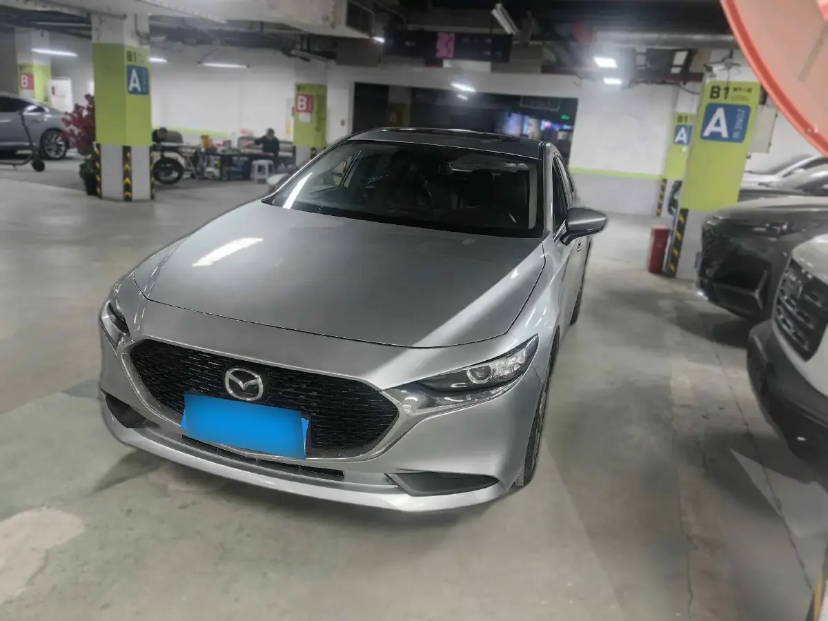 2022 Mazda 3 Axela 2.0L 158HP L4 6AT