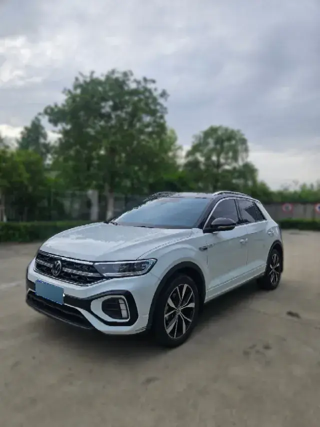 2023 Volkswagen T-Roc 1.5T 160HP L4 7DCT