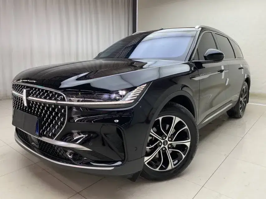 2023 Lincoln Nautilus 2.0T 261HP L4 8AT