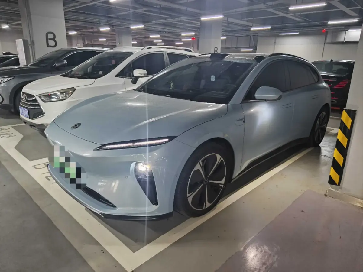 2023 NIO ET5T BEV 75KWH