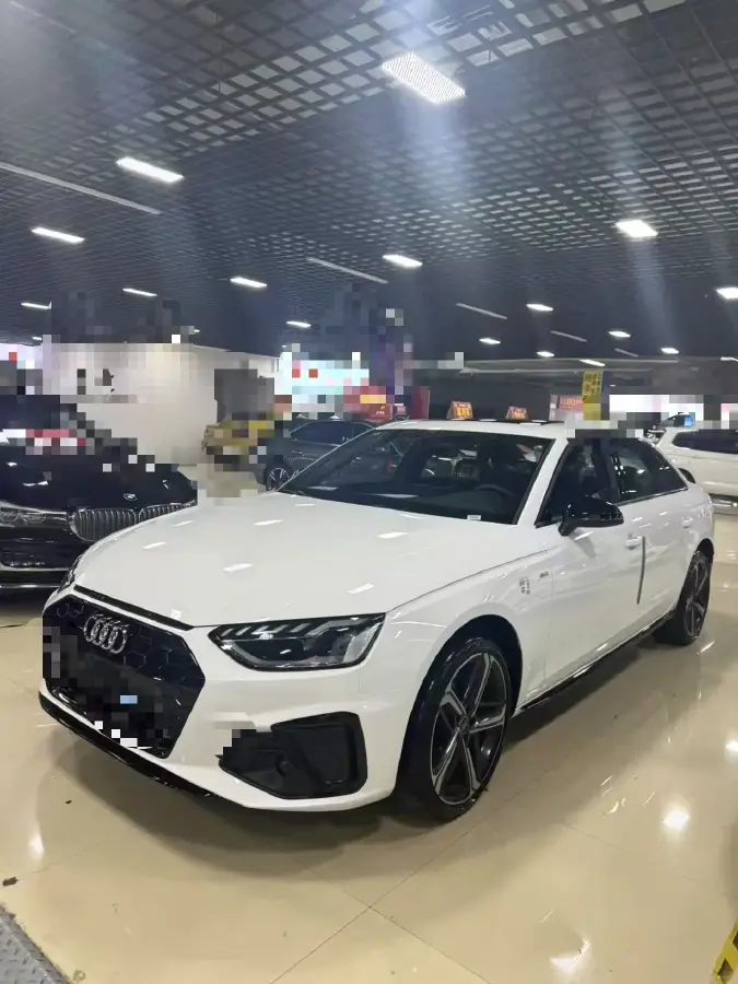 2025 Audi A4L 2.0T 190HP L4 7DCT