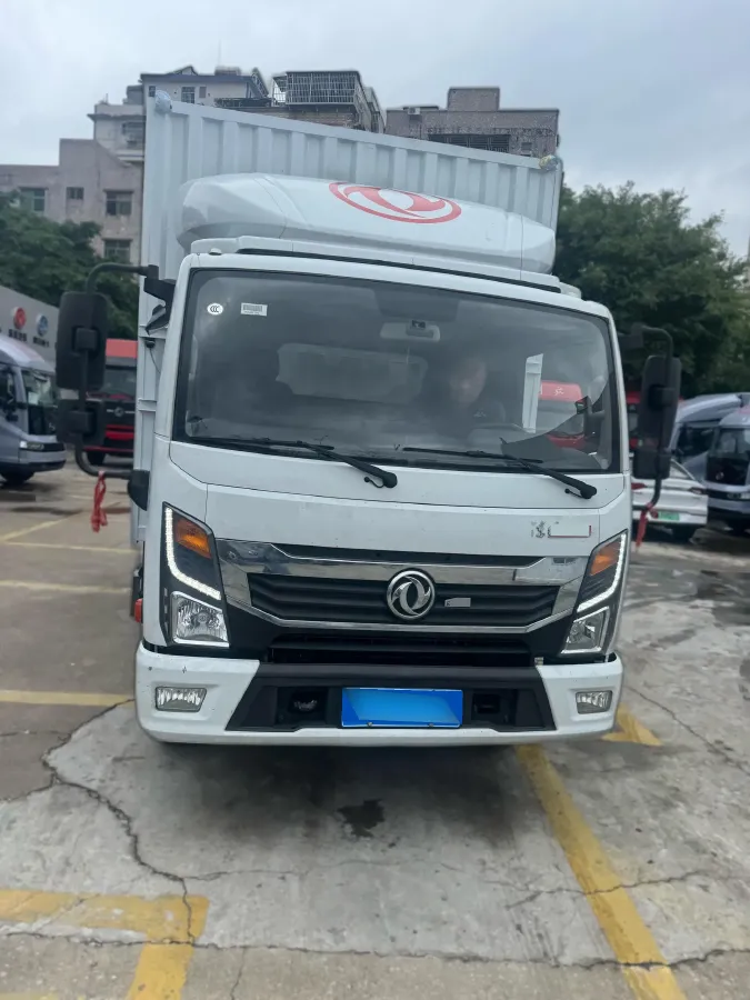2014 KingLong KaiGe 2.8T 143HP L4 5MT,autocango,china used car exporter,china ev exporter,chinese used car exporter,chinese used ev exporter