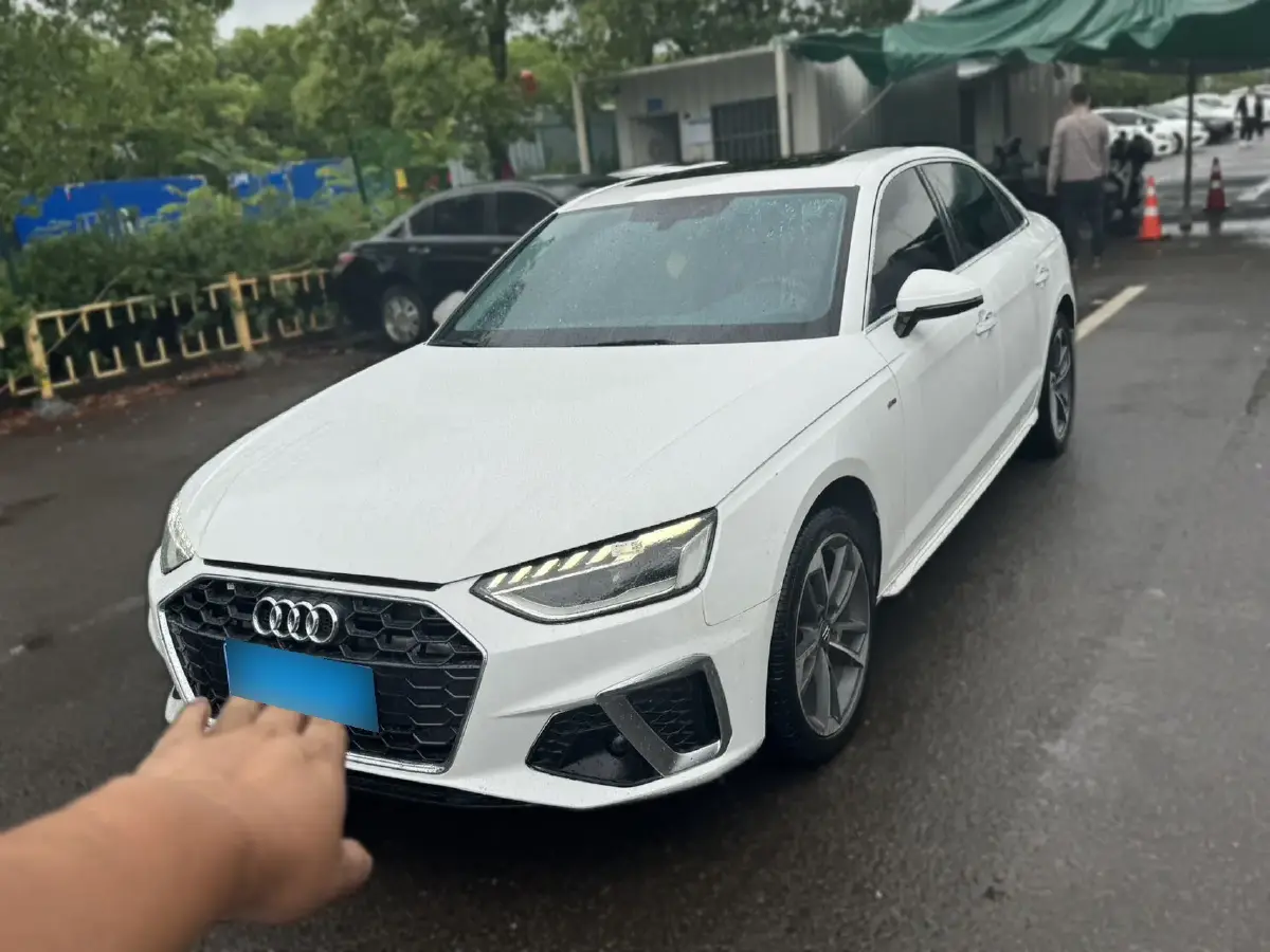 2021 Audi A4L 2.0T 190HP L4 7DCT