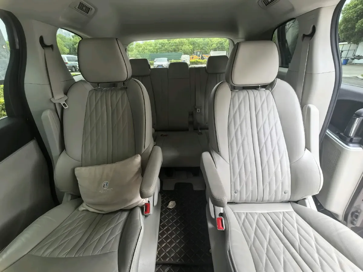 2022 Buick GL8 2.0T 237HP L4 9AT,autocango,china used car exporter,china ev exporter,chinese used car exporter,chinese used ev exporter