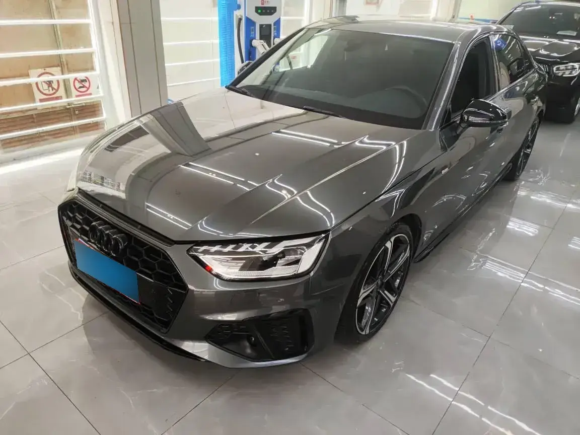 2023 Audi A4L 2.0T 245HP L4 7DCT