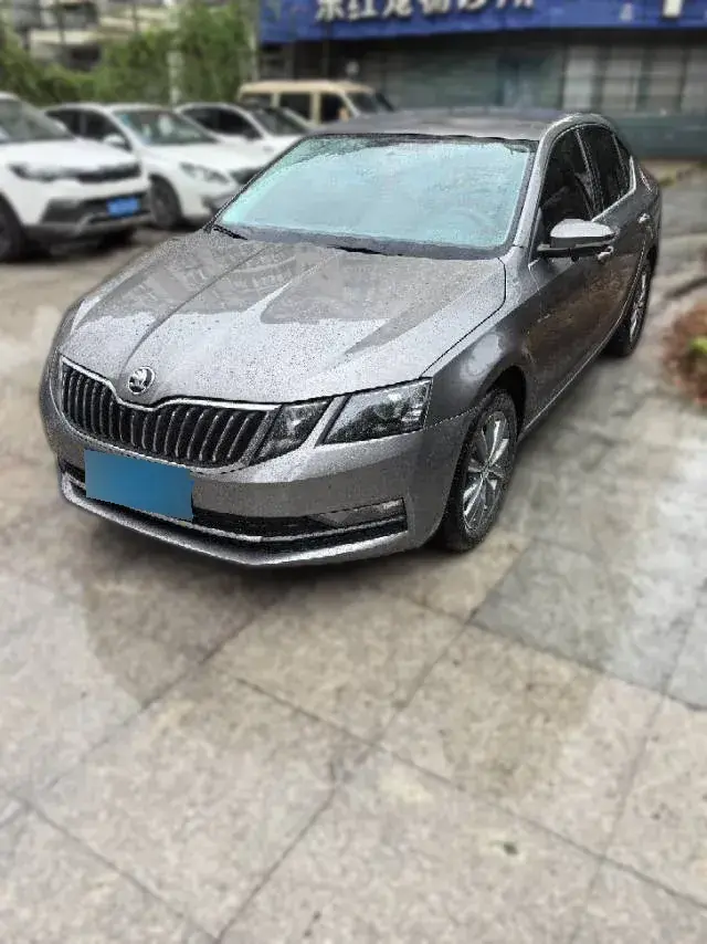 2022 Skoda Octavia 1.5L 113HP L4 5MT