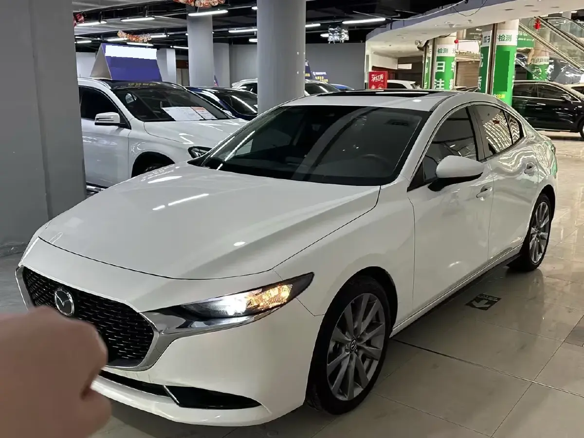 2022 Mazda 3 Axela 2.0L 158HP L4 6AT