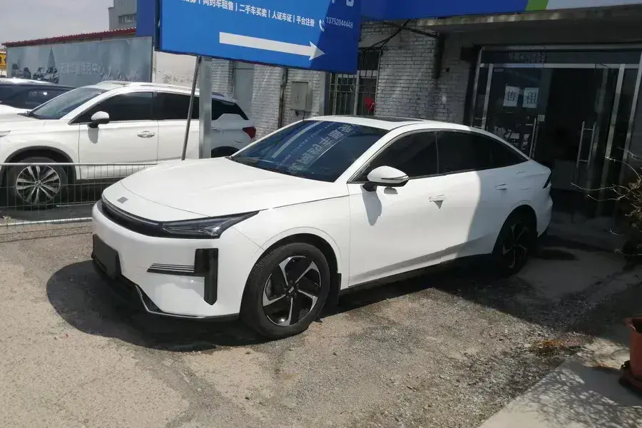 2023 Geely Galaxy L6 1.5T 163HP L4 3DHT PHEV