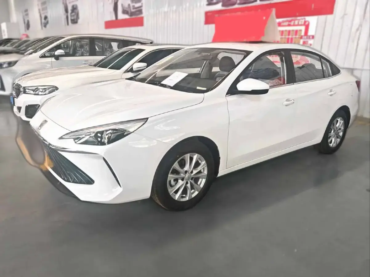 2023 Roewe i5 1.5L 129HP L4 CVT