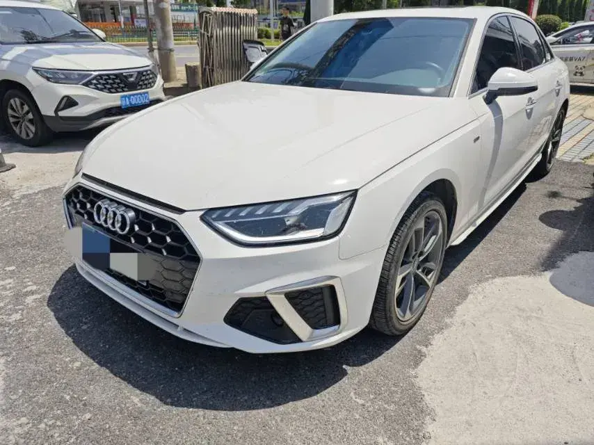 2022 Audi A4L 2.0T 190HP L4 7DCT