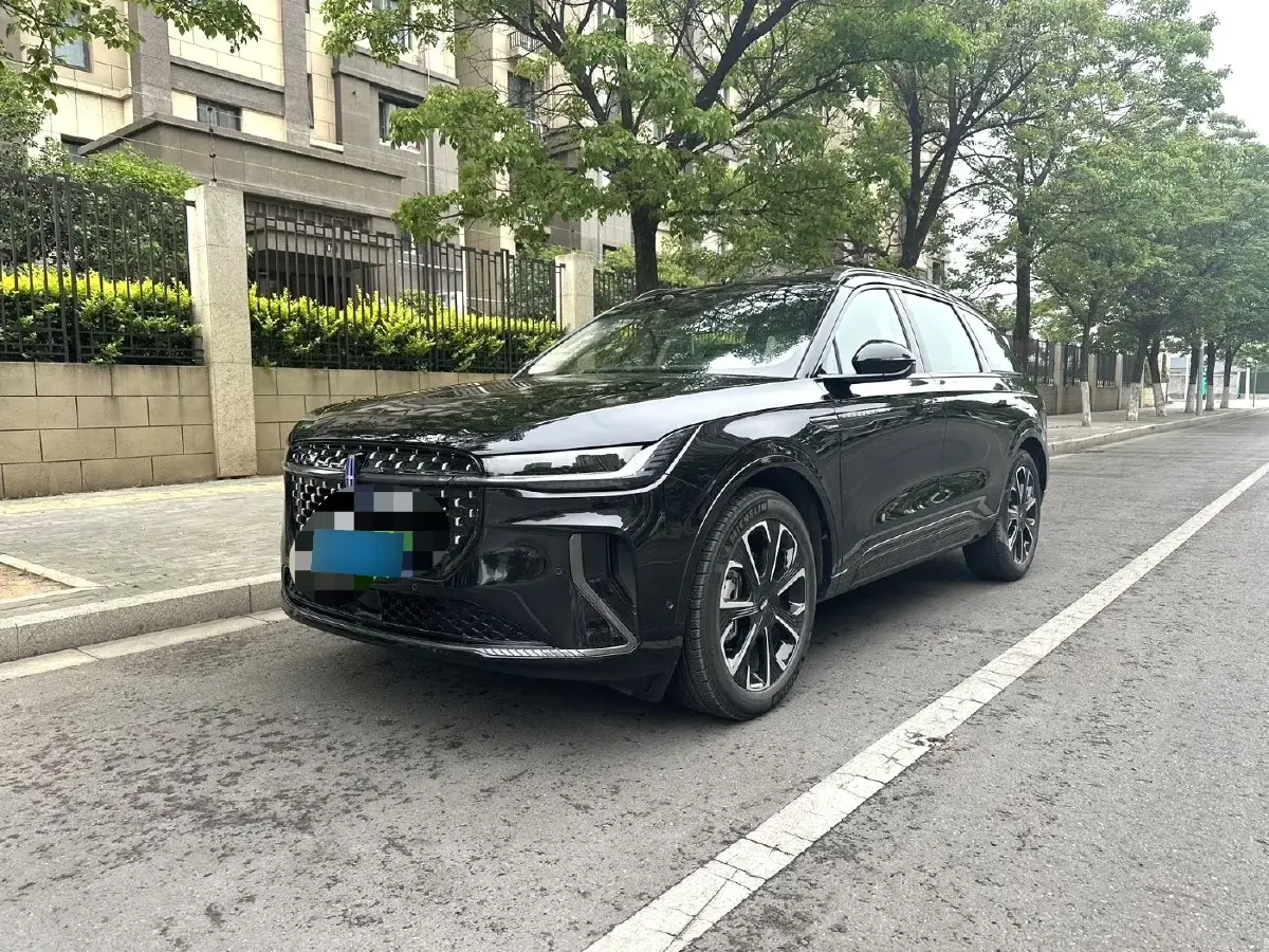 2023 Lincoln Nautilus 2.0T 261HP L4 8AT