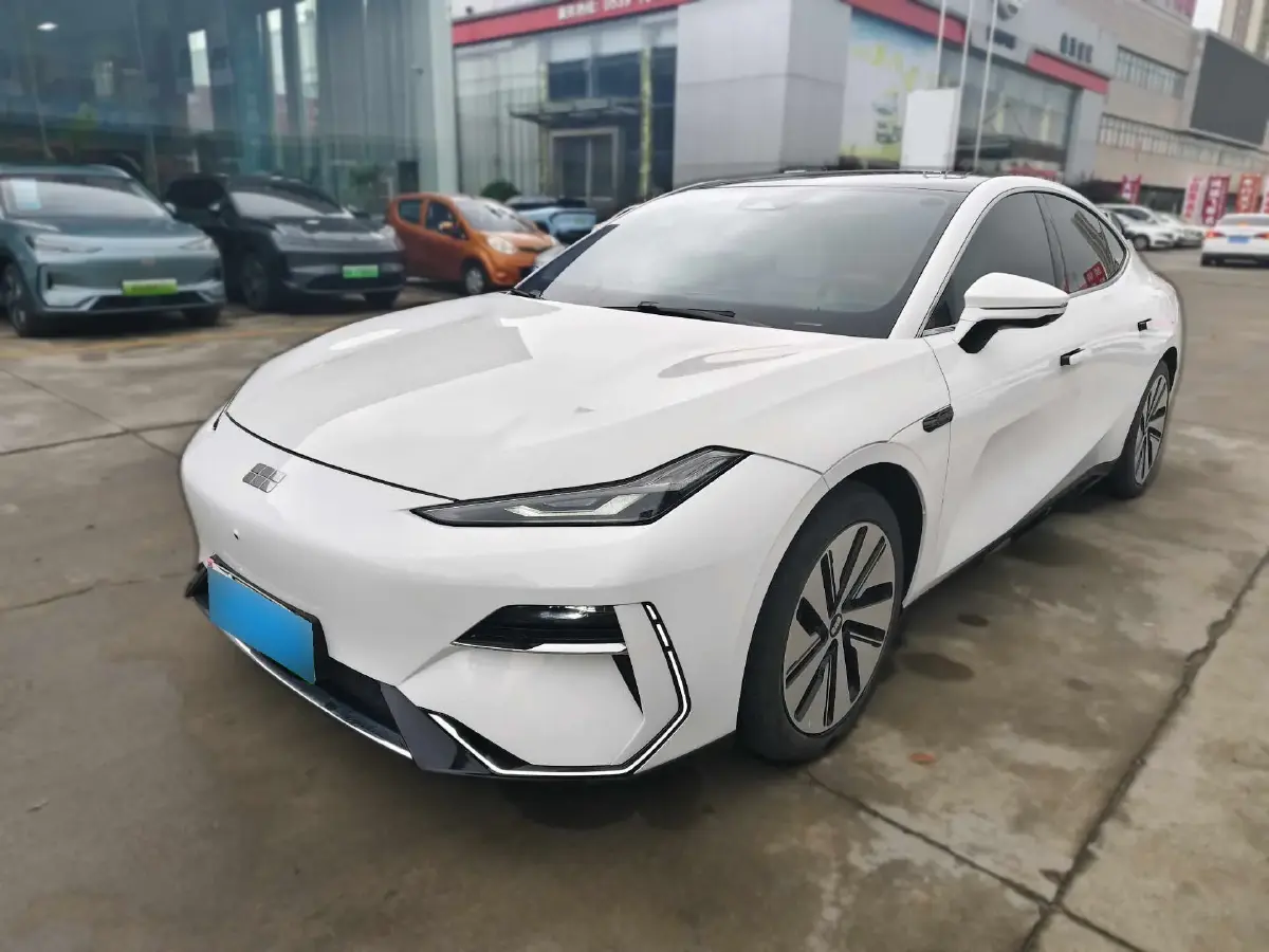 2024 Geely Galaxy E8 BEV 76KWH