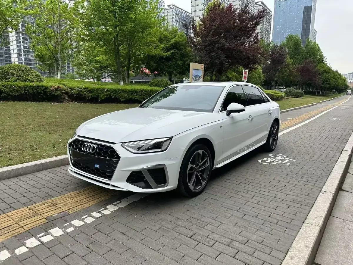 2024 Audi A4L 2.0T 190HP L4 7DCT