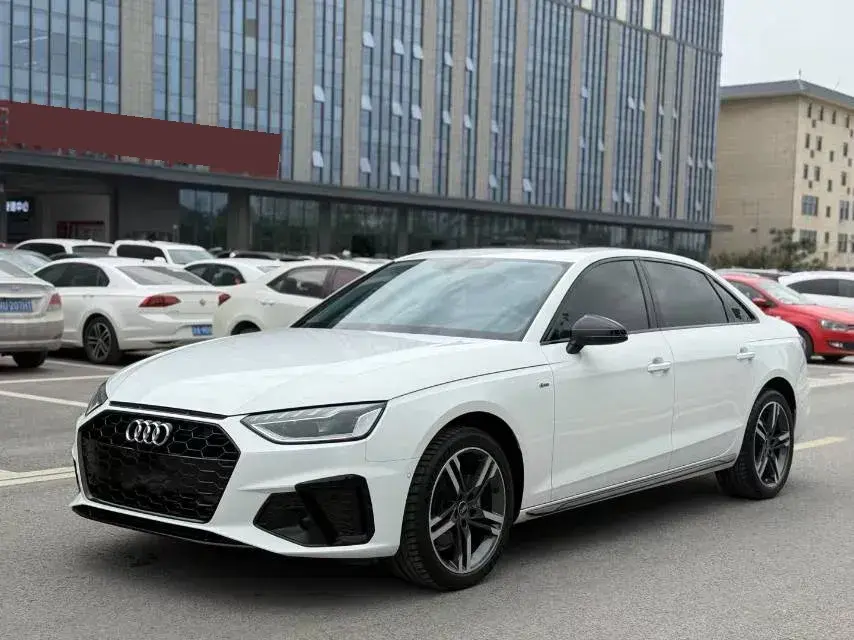 2022 Audi A4L 2.0T 190HP L4 7DCT