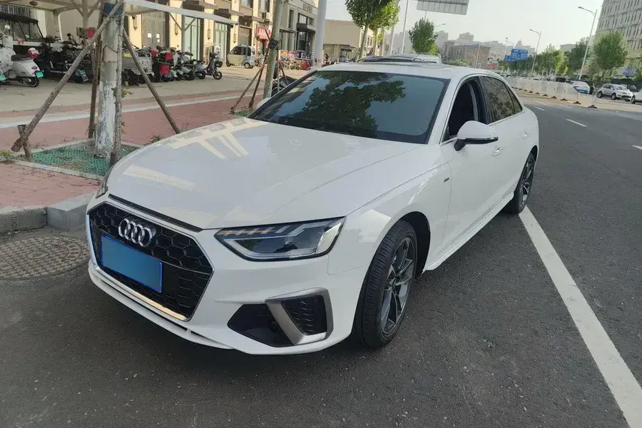 2023 Audi A4L 2.0T 190HP L4 7DCT
