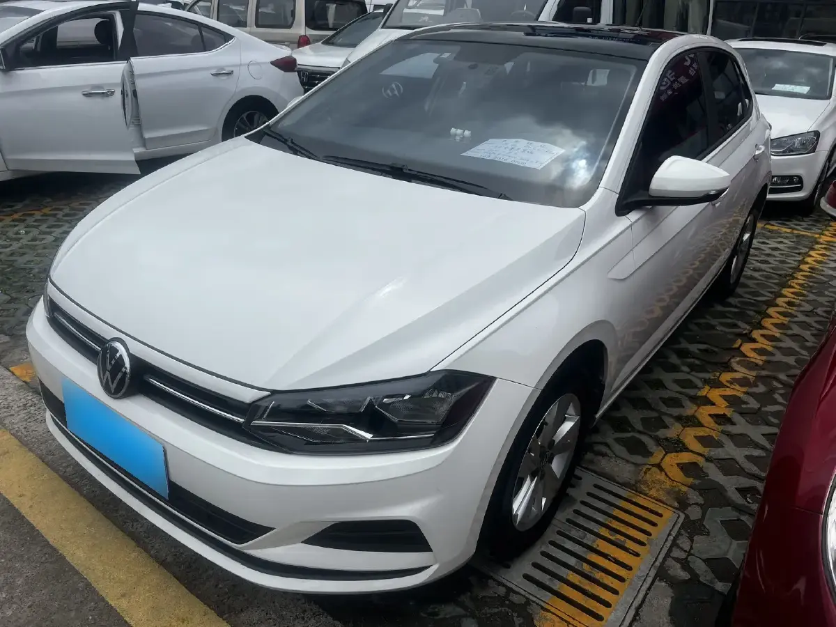 2021 Volkswagen Polo 1.5L 113HP L4 5MT 2021 Volkswagen Polo 1.5L 113HP L4 5MT